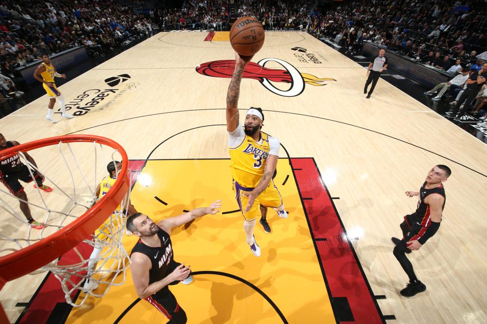 换主力前锋 换主力前锋