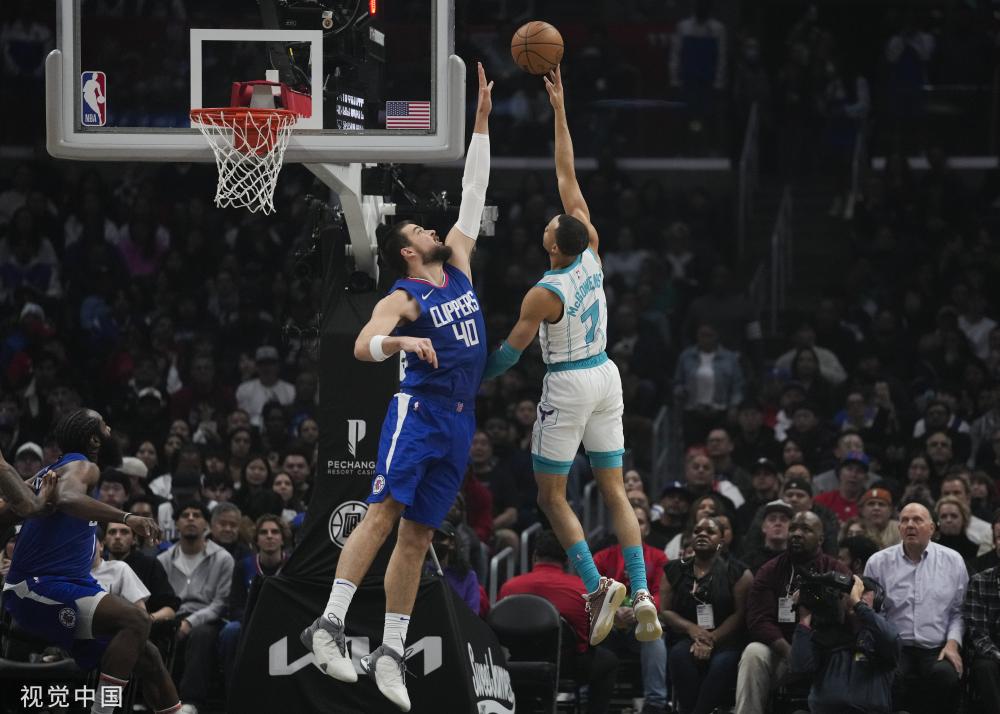 受利物浦的 受利物浦的